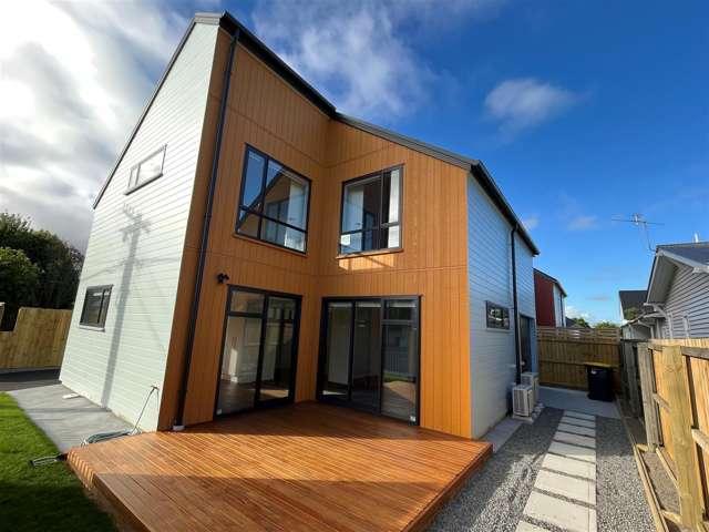 Townhouse for rent in Heathcote, Canterbury
