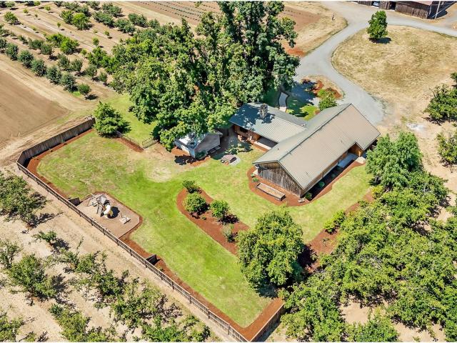 House for sale in Creswell