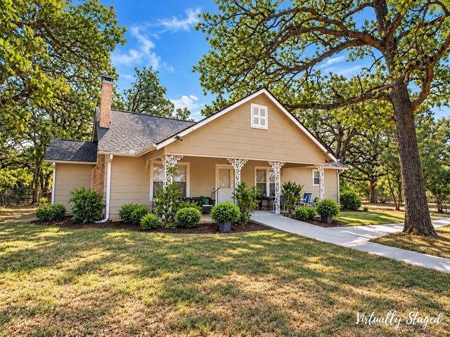 House for sale in Cameron, Milam County