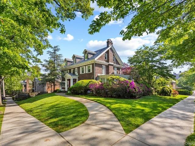 House for sale in Kew Gardens, New York