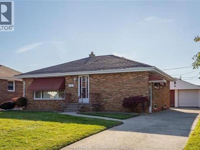 House for sale in Riverside, Windsor
