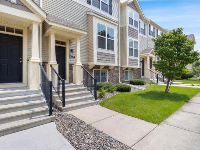 Townhouse for sale in Maple Grove