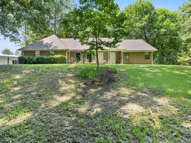 House for sale in Mooreville, Mississippi