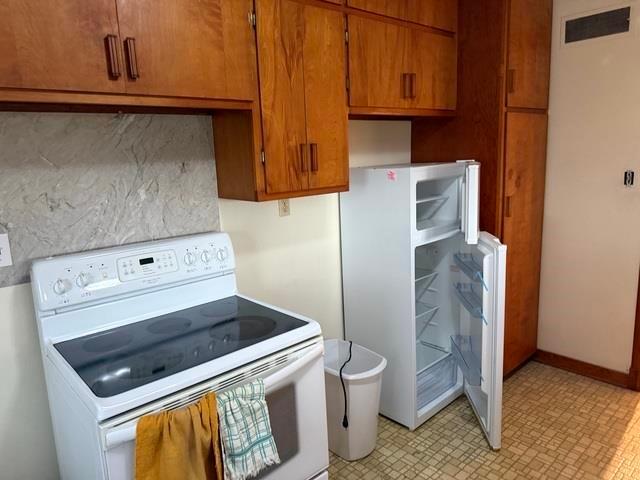 House for sale in Utica, Illinois