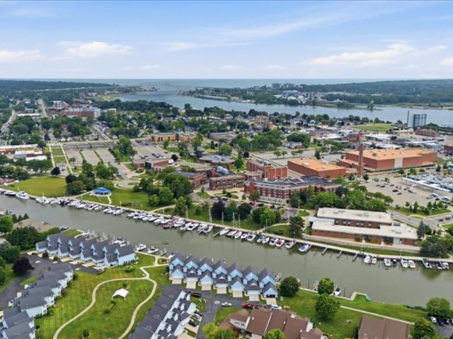 Condo for sale in Fort Gratiot, Michigan