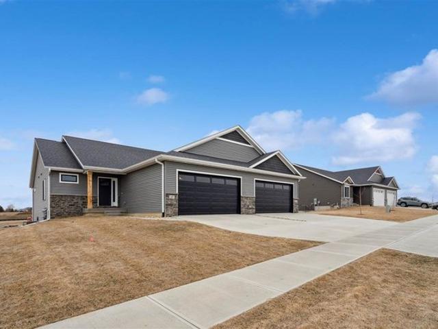 Condo for sale in Cedar, Iowa