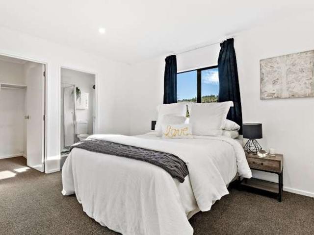 Townhouse for rent in Albany, Upper Harbour