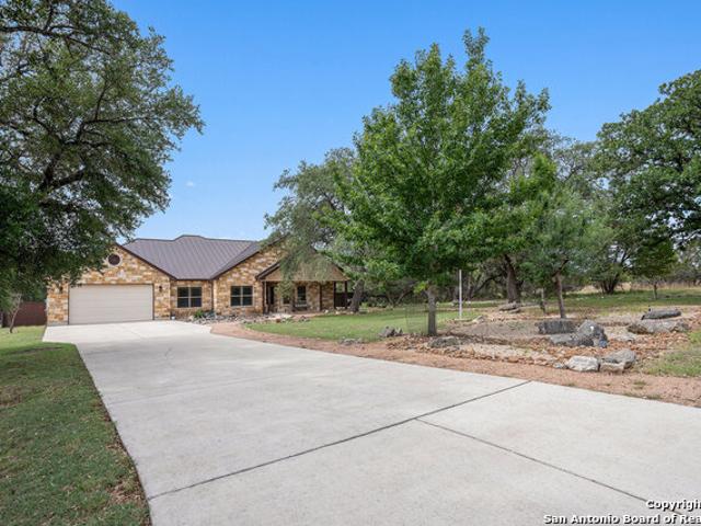 House for sale in Bandera