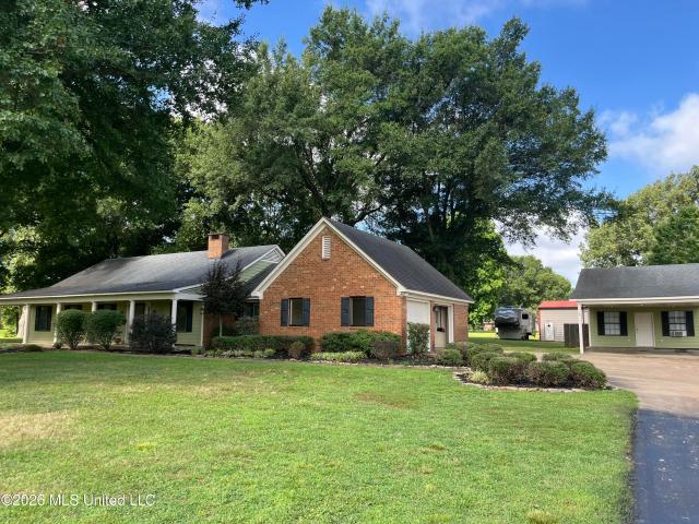 House for sale in Nesbit, Mississippi