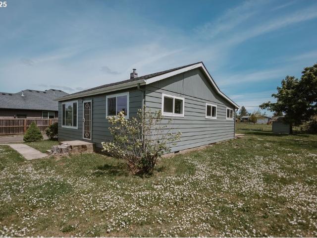 House for sale in Creswell
