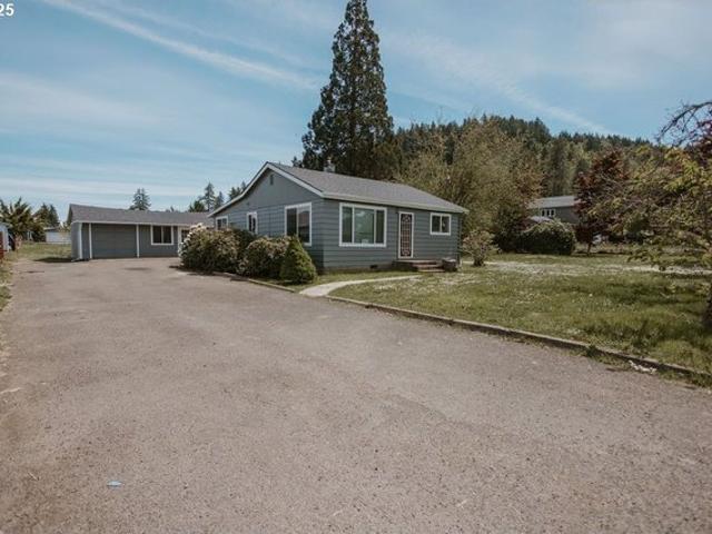 House for sale in Creswell, Lane County