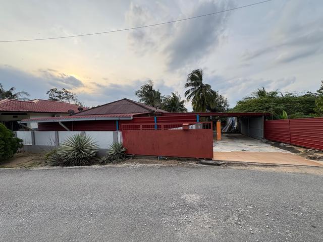 Bungalow for sale in Malaka