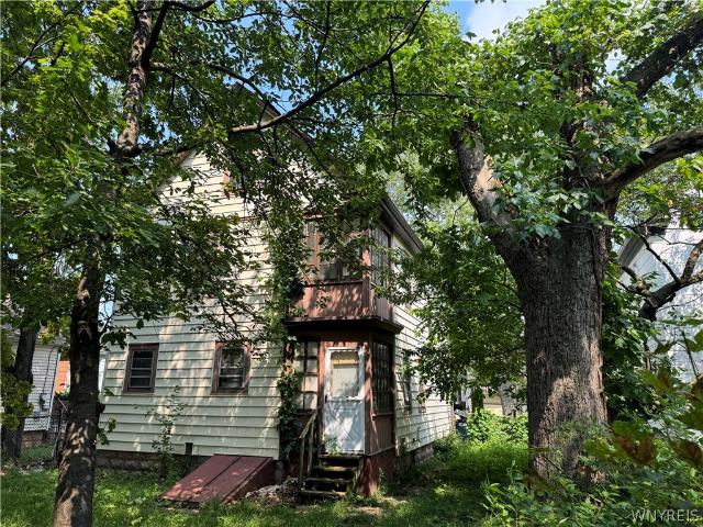 House for sale in Niagara, New York