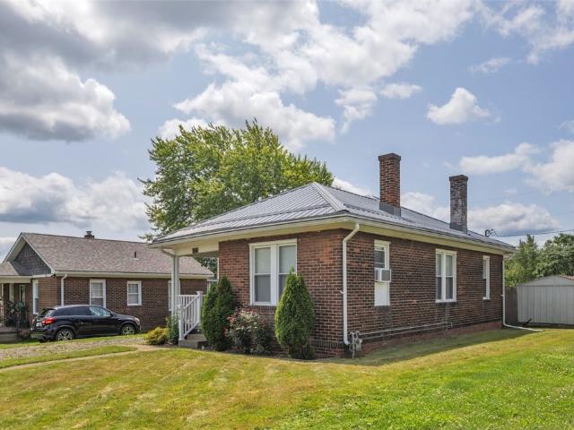 House for sale in Atlasburg, Pennsylvania