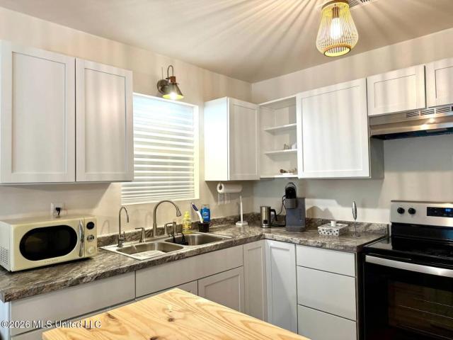 House for sale in Ocean Springs, Mississippi