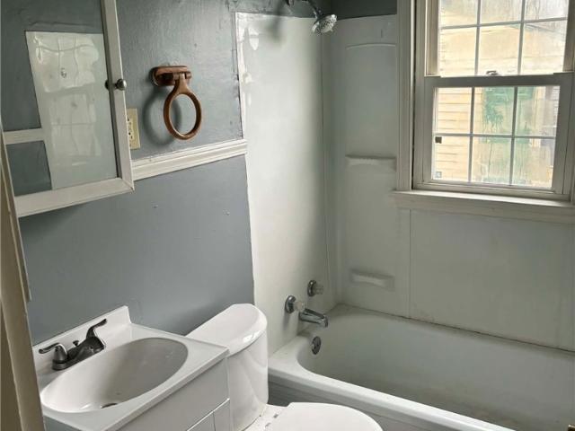 House for sale in Youngstown, Ohio