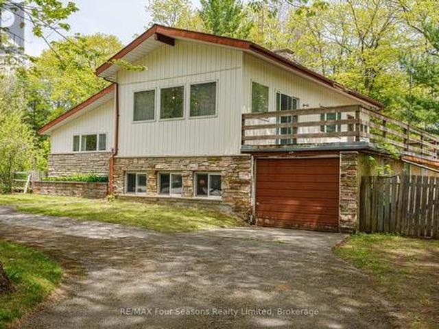House for sale in Wasaga Beach, Central Ontario