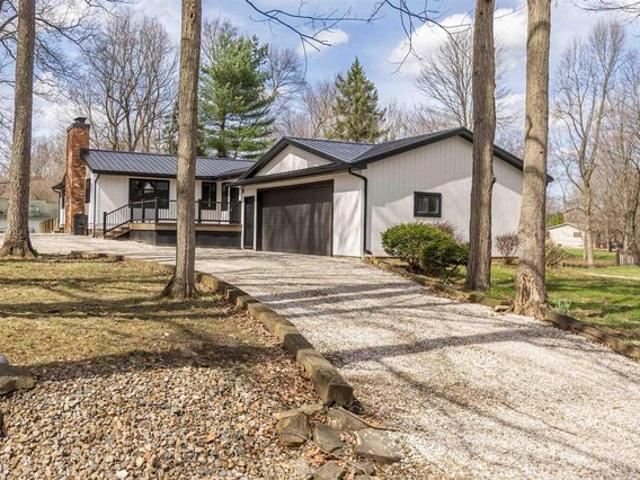 House for sale in Howard, Ohio