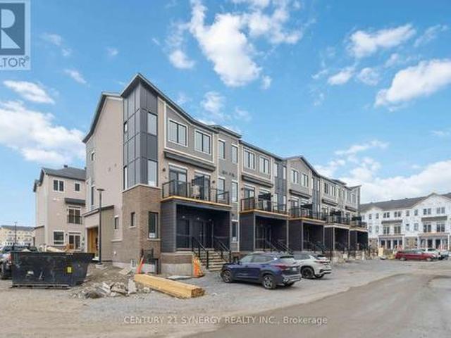 Townhouse for rent in Chapel Hill South, Ottawa
