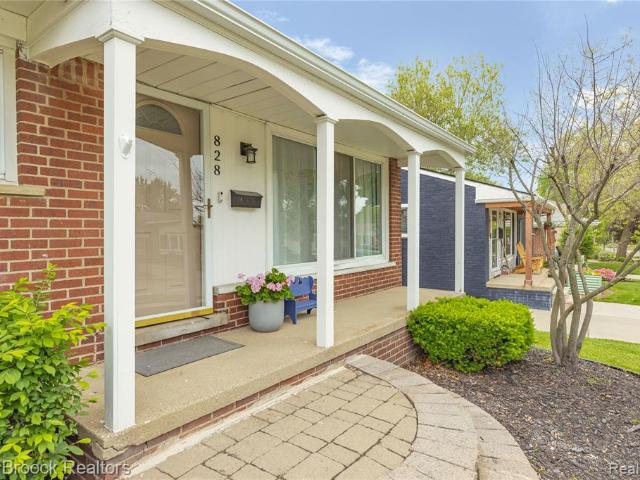 House for sale in Clawson House for sale in Clawson
