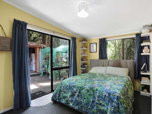 House for sale in Oratia