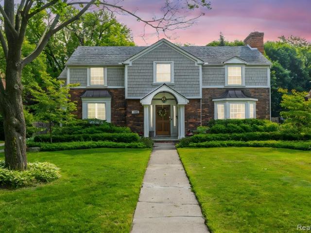 House for sale in Grosse Pointe
