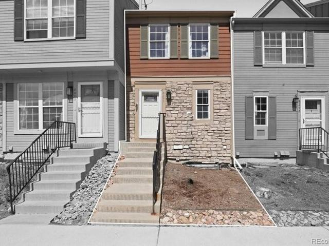 Townhouse for sale in Arapahoe, Colorado