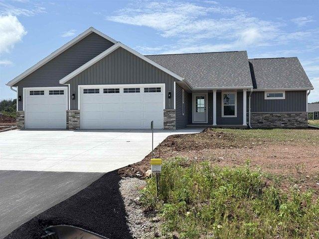 House for sale in Neenah, Winnebago County