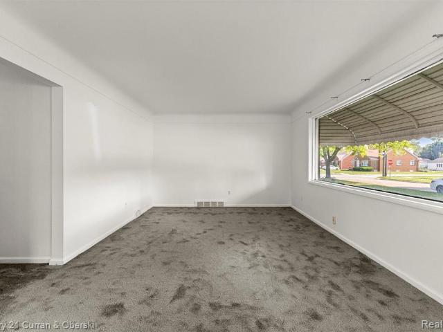 House for sale in Dearborn Heights