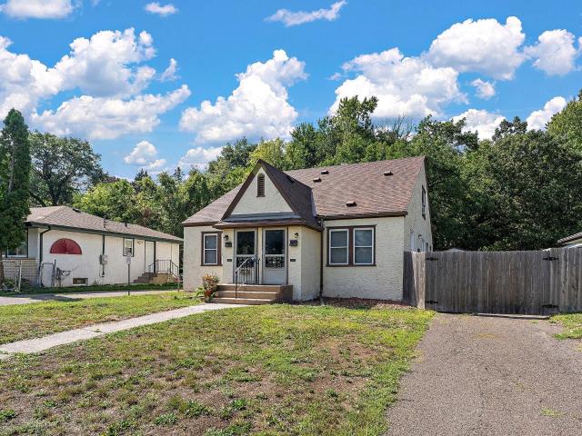 House for sale in West Side, Ramsey