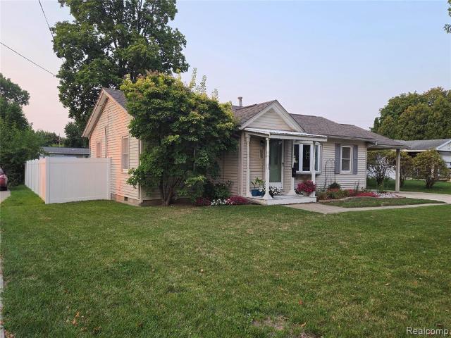 House for sale in Owosso, Shiawassee County