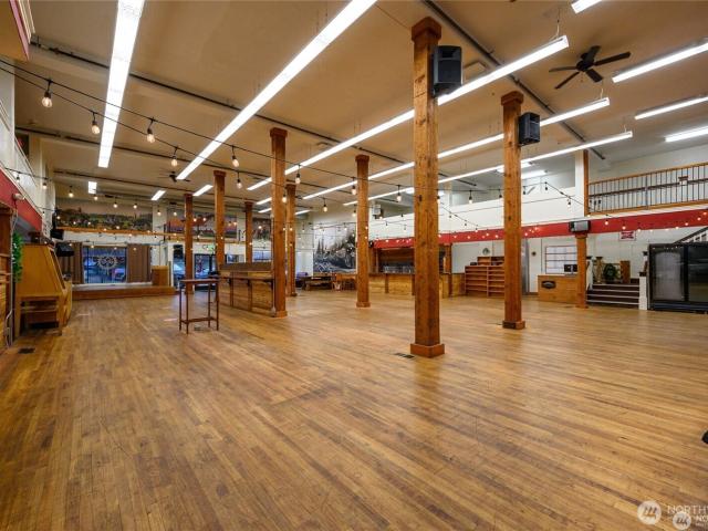 Commercial for sale in Washington