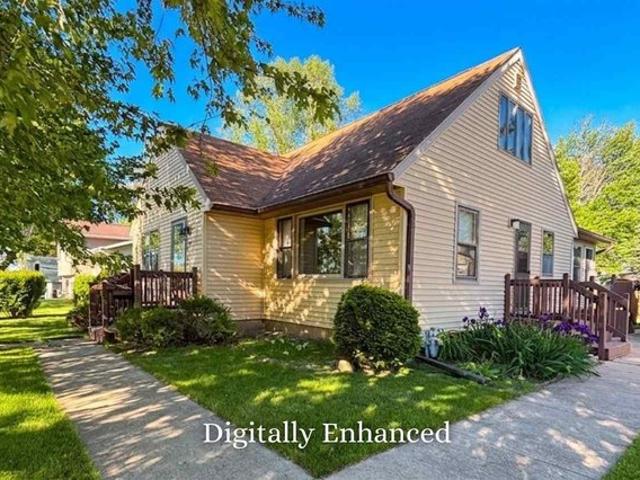 House for sale in Monticello, Iowa