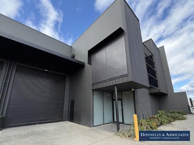 Warehouse for rent in Toombul, Queensland