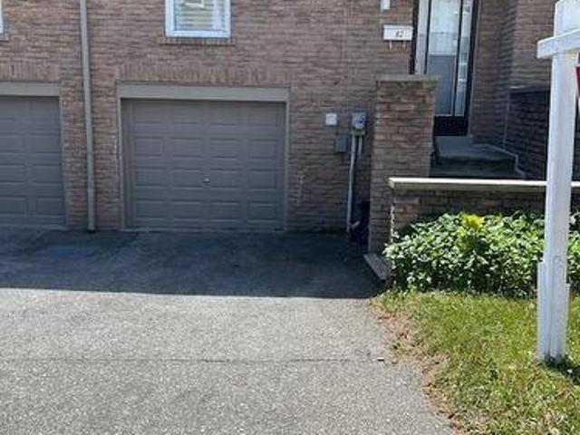 Townhouse for sale in Woburn, Ontario