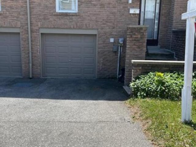 Townhouse for sale in Woburn, Ontario