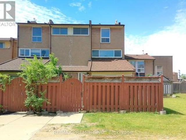 Townhouse for sale in Woburn, Ontario