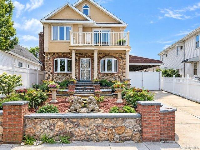 House for sale in Glen Oaks, New York