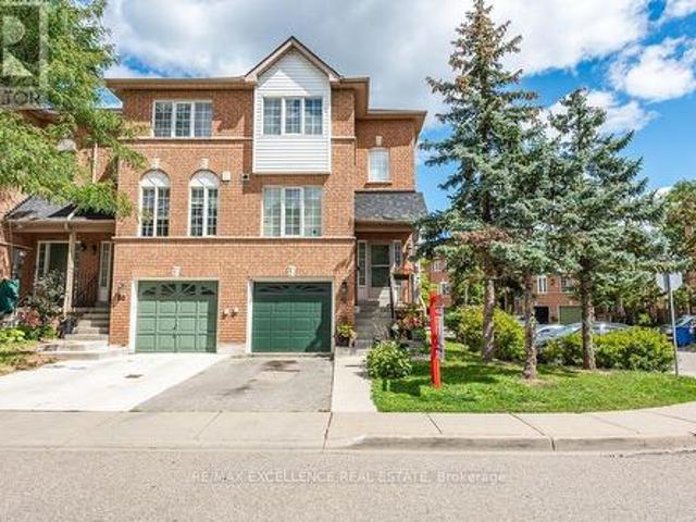 Townhouse for sale in Georgina, Ontario