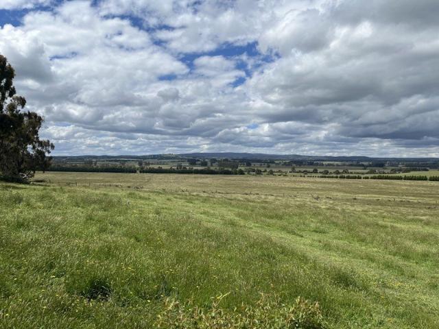 Cottage for sale in Ballan, Victoria