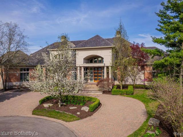 House for sale in Fenton, Michigan