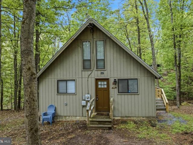 House for sale in Hedgesville, West Virginia