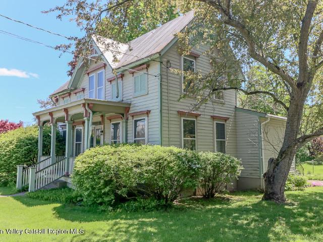 House for sale in Schodack Landing, New York