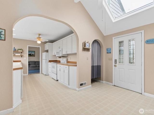 House for sale in Cathlamet, Washington