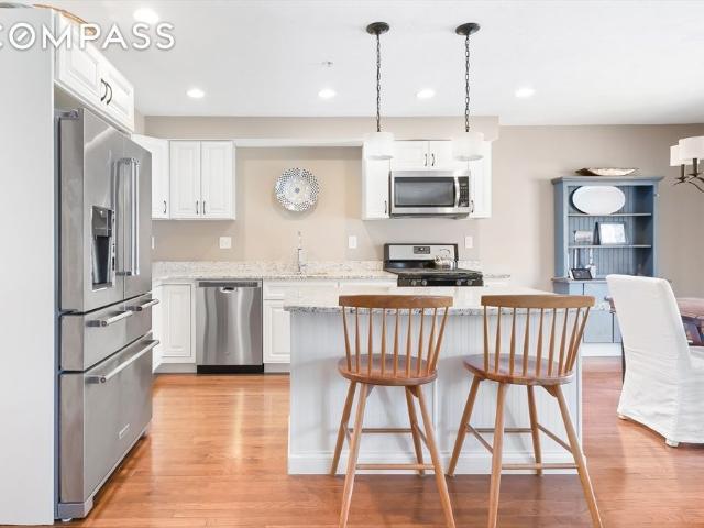 Townhouse for sale in Marlborough