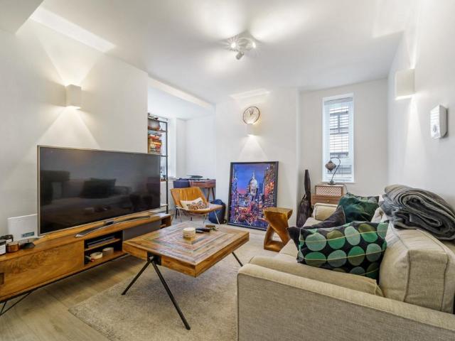 Apartment for rent in London Borough of Hounslow, Strand