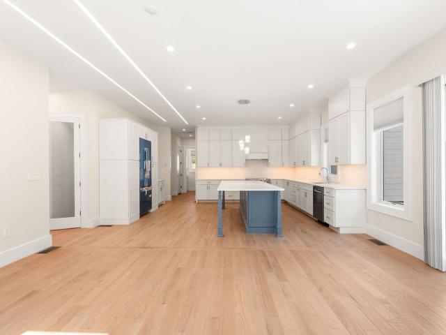 Townhouse for rent in Auburndale, Massachusetts