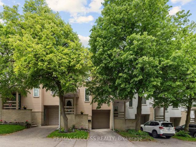 Condo for sale in Georgetown, Ontario