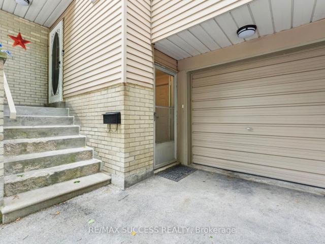 Condo for sale in Georgetown, Ontario