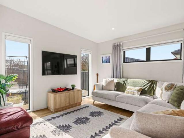 House for sale in Chaslands, Canterbury